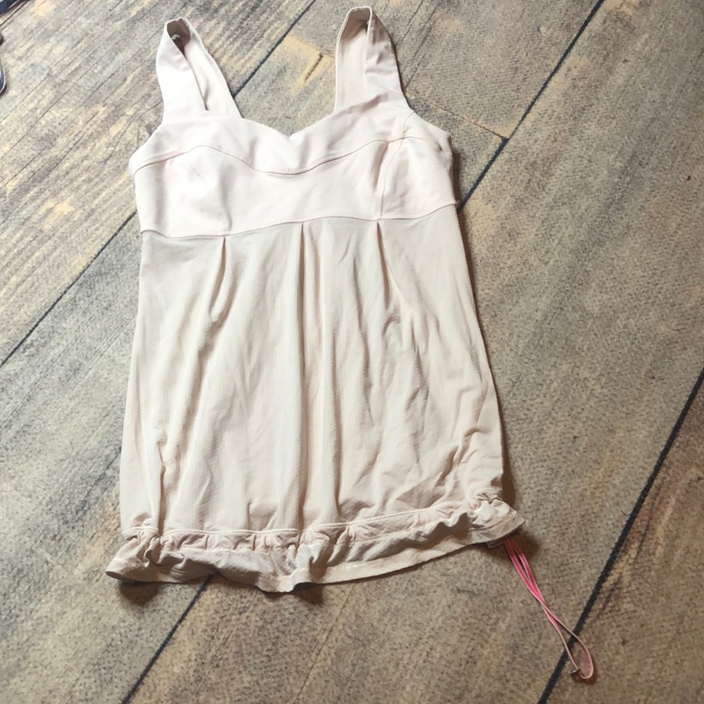 Lululemon tank • ladies 6 • pale pink color
